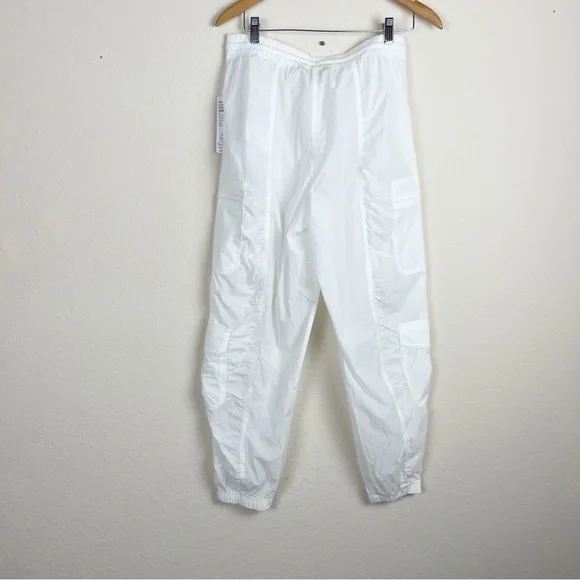 Athleta Parachute White Cargo Pants Size 8 - Picture 7 of 7